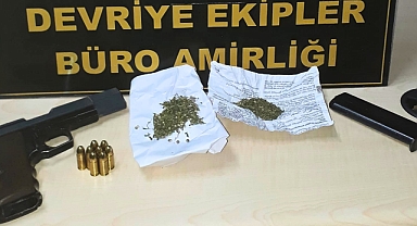 Akhisar polisi şüphelendiği şahıslarda arama yaptı! Esrar ve Tabanca Yakalandı