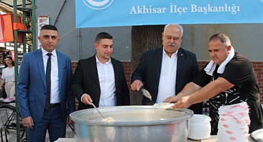 Akhisar Ülkü Ocakları, Cumhuriyetin 100. Yılında Pilav Hayrı Düzenledi