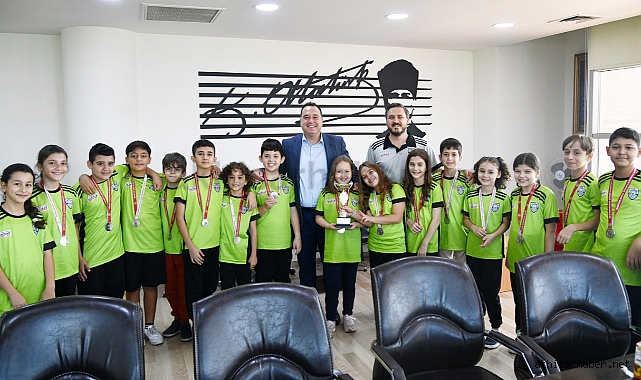 Başkan Dutlulu, Halk Oyunları ekibini konuk etti