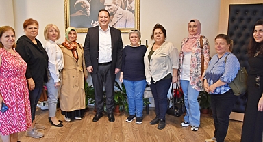 Besim Dutlulu, Akhisar'da Kadın Girişimcileri ve El Sanatlarını Destekliyor