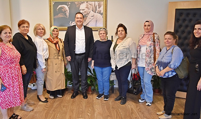 Besim Dutlulu, Akhisar'da Kadın Girişimcileri ve El Sanatlarını Destekliyor