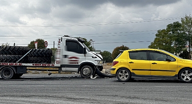 Çekici, otomobile çarptı! 1 kişi yaralandı