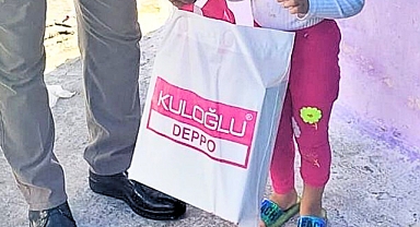 CHP Akhisar İlçe Başkanlığından Minik Ayaklar Üşümesin projesi