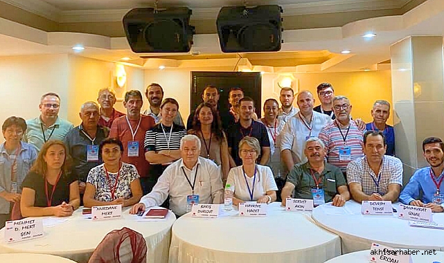 CHP Akhisar İlçe Örgütü, Parti Okulu Eğitimini Tamamladı