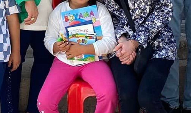 CHP Akhisar İlçe Örgütünden Okula Merhaba projesi