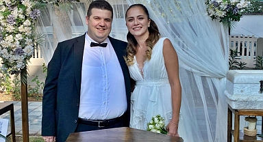 CHP'li Ensar Muştu ve Zeynep Şahin Nikah Masasında