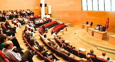 Cumhuriyetin 100.yılda Akhisar'a kazandırdıkları konferansı düzenlendi
