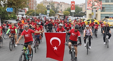 Cumhuriyetin 100.yılında bisikletliler Akhisar sokaklarını süsledi