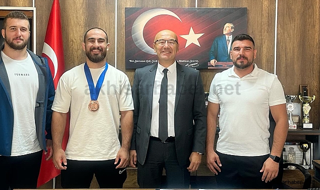 Milli Güreşçilerden Akhisar İlçe Gençlik ve Spor Müdürlüğüne Ziyaret