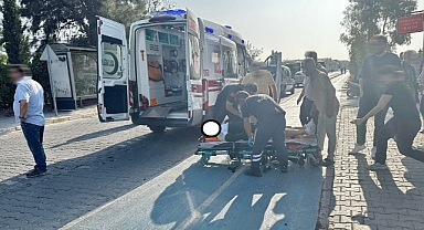 Minibüs ile motosiklet çarpıştı 1'i çocuk 2 kişi yaralandı