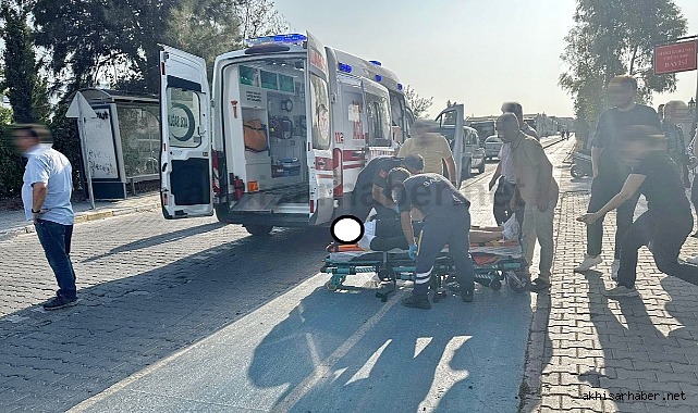 Minibüs ile motosiklet çarpıştı 1'i çocuk 2 kişi yaralandı