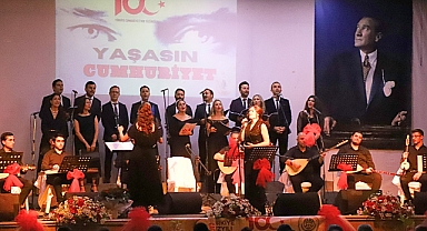 Müzik öğretmenlerinin 100.yıl konseri muhteşemdi