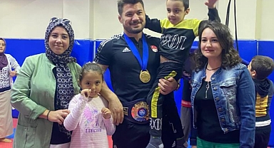 Şampiyon Güreşçi Ali Cengiz, Özel Çocuklarla Bir Arada