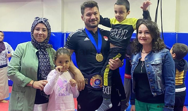 Şampiyon Güreşçi Ali Cengiz, Özel Çocuklarla Bir Arada