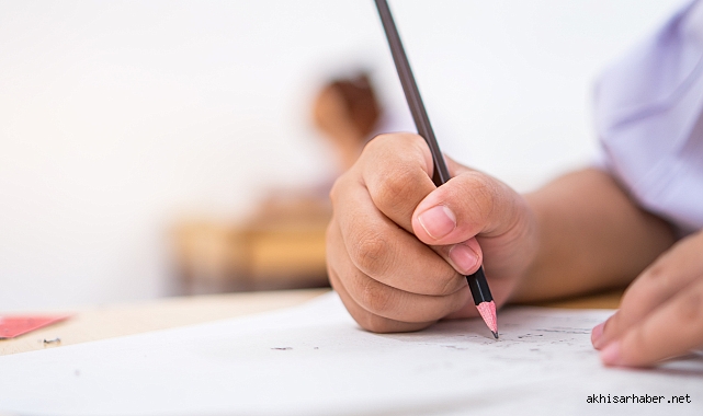 Sınav tarihlerinde değişikliğe gidildi