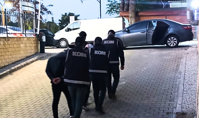 Soma dahil 3 ilçede tefecilik operasyonu