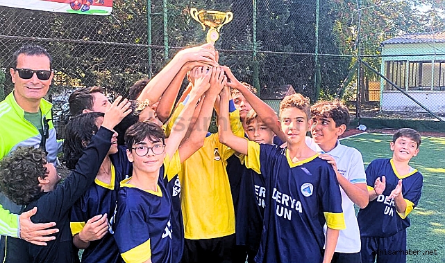 Yıldız Erkek Futsal Turnuvasında Özel Akhisar Koleji Şampiyon oldu