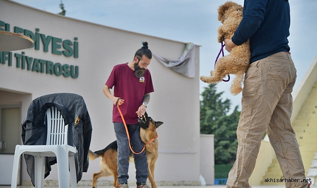 Akhisar Belediyesi, Köpekli ve Köpeksiz Arama Kurtarma Eğitimleri Düzenledi