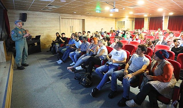 Akhisar Belediyesi'nden Gençlere İHA Kursu