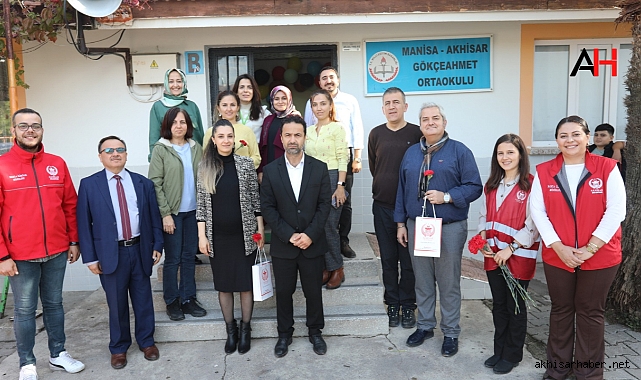 Akhisar Belediyesi'nden Köy Okullarına Öğretmenler Günü Kutlaması