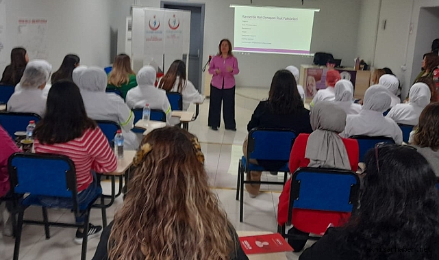 Akhisar'da işçi kadınlara meme kanseri eğitimi verildi
