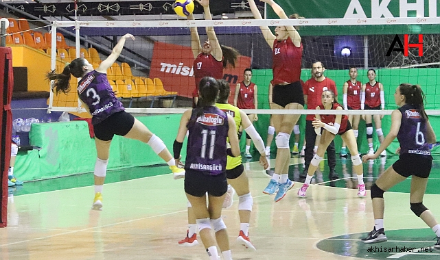 Akhisargücü Voleybolda Zirveye Koşuyor!