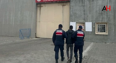 Jandarma, Akhisar'da Uyuşturucu ve Hırsızlık Zanlılarını Yakaladı