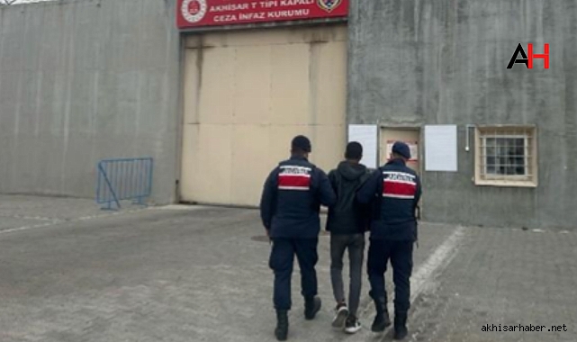 Jandarma, Akhisar'da Uyuşturucu ve Hırsızlık Zanlılarını Yakaladı
