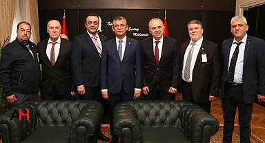 Özgür Özel, Akhisar Balkan Göçmenleri Derneği'ni TBMM'de Ağırladı