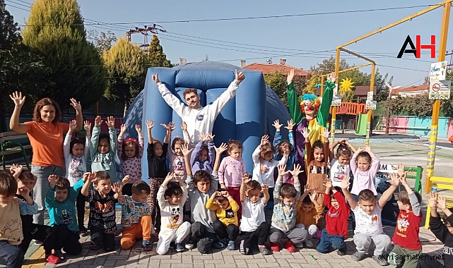 Uzayın Derinliklerine Yolculuk: Anaokulu Öğrencileri Planetaryumla Tanıştı