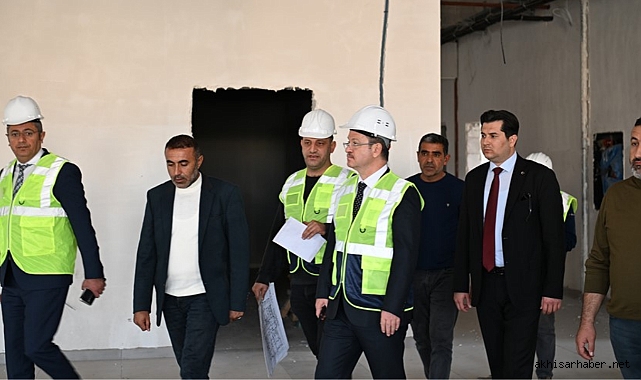 Vali Enver Ünlü, Akhisar Yeni Kaymakamlık Binası İnşaatını İnceledi