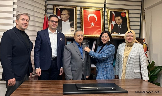 Zafer Semiz, İYİ Parti'den Ayrılarak AK Parti'ye Katıldı