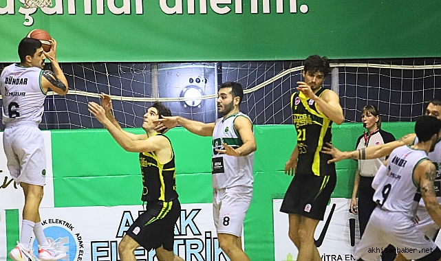 Akhisar Belediye Basket liderliğini sürdürdü