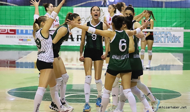 Akhisar Belediye Voleybol takımı, Bergama'yı 3-0 yendi