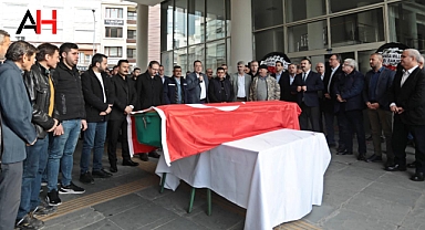 Akhisar Belediyesi, Mesai Arkadaşı Serkan Göcük'ü Son Yolculuğuna Uğurladı