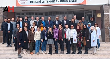 Akhisar'da Öğretmen Buluşmaları iki okul ile devam etti