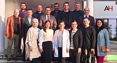 Akhisar'da Öğretmenler Buluştu: Eğitim Gündemi Masaya Yatırıldı