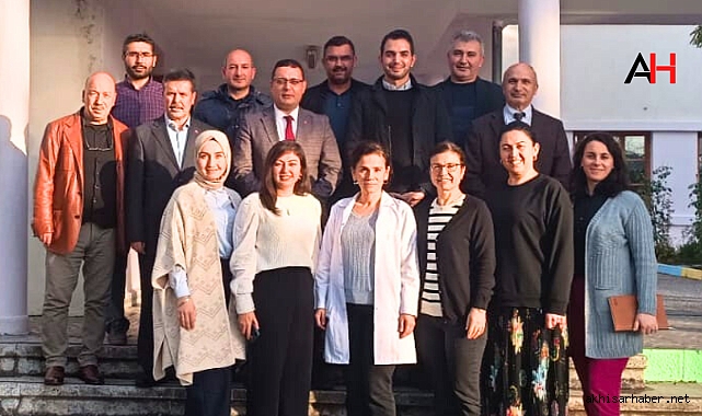 Akhisar'da Öğretmenler Buluştu: Eğitim Gündemi Masaya Yatırıldı