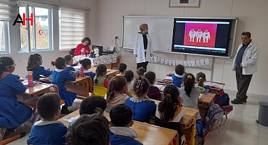 Akhisar'da Okullarda Ağız ve Diş Sağlığı Eğitimlerine Devam Ediliyor