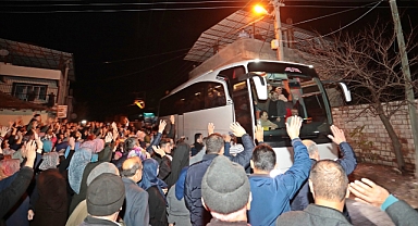 Akhisar'dan Umre Ziyareti İçin Kutsal Topraklara Giden Kafile Yola Çıktı