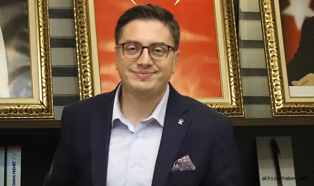 Akhisar İlçe Başkanı Sözcüer'den 2024 Yılı Mesajı: Yeni Hedefler ve Hizmet Vurgusu