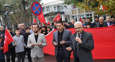 Akhisar Milli İrade Platformu'ndan Güçlü Mesaj: Şehitlerimiz İçin Bir Araya Geldiler