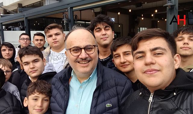 Akhisarlı gençler "Fatih Füzün" dedi!