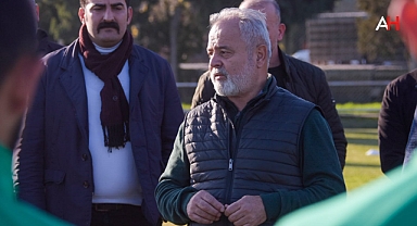 Akhisarspor'da Yeni Başkan Öner Alanç Futbolcularla Buluştu