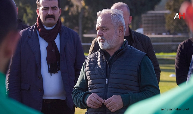 Akhisarspor'da Yeni Başkan Öner Alanç Futbolcularla Buluştu