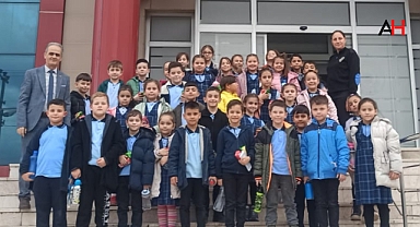 Cumhuriyetin 100. Yılında Akhisar'da Polislik Mesleği Gençlere Tanıtıldı
