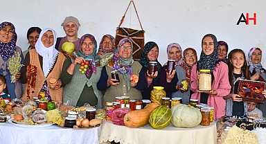 Demirci İrişler Mahallesindeki Hanımlar Birlikte Üretiyor