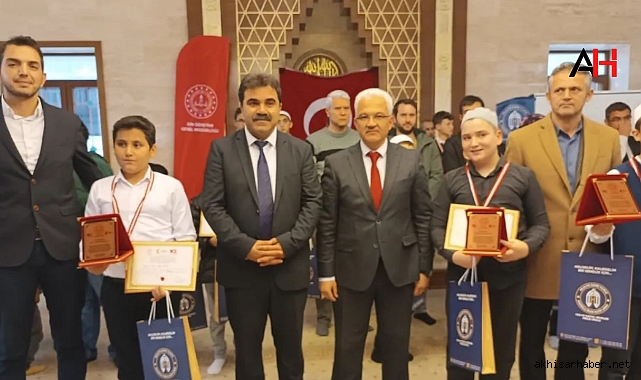 Genç Muhafızlar ve Genç Bilaller Akhisar'da Yarıştı