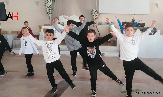 Harmandalı, Göçmen Oyunları, Halay, Horon öğrenmek ister misin?