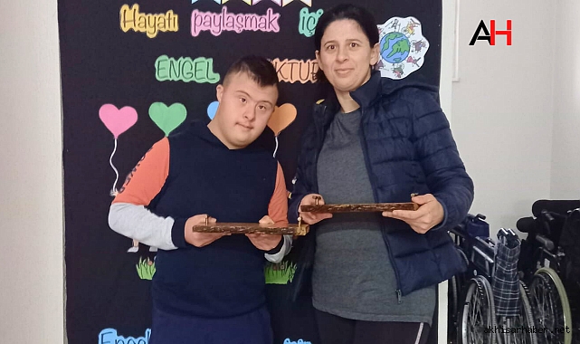 Kaan Ölmezler, Engelleri Aşarak Annesine Hediye Sundu